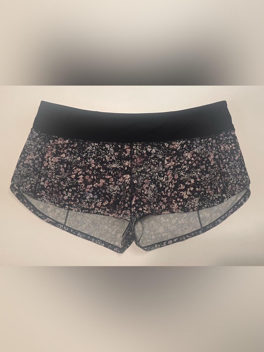 lululemon athletica Speed Up Low-Rise Lined Shorts 2.5” Floral Spritz Size 10